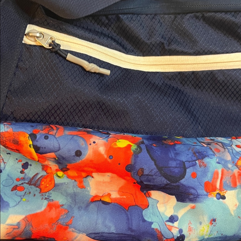 Adidas duffle gym bag navy blue women’s watercolor colorful sports luggage - Picture 3 of 7